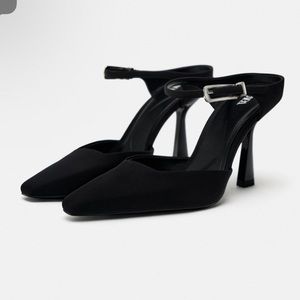 NEW WITH TAG ZARA BLACK PUMP